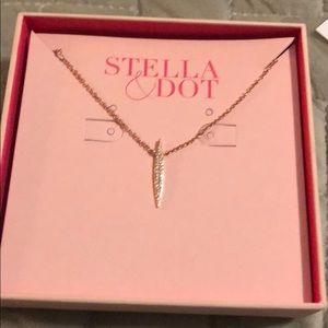 Stella & Dot Rose Gold necklace
